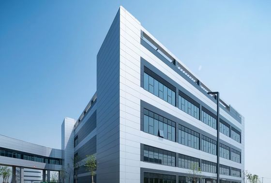 রোল আপ ডোর এবং ফায়ারপ্রুফ রক উল ক্ল্যাডিং সিস্টেম সহ শিল্প ইস্পাত কাঠামো গুদাম