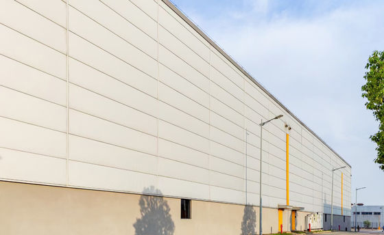 দীর্ঘ জীবনকাল স্টিলের কাঠামো কাঠামো কাস্টমাইজযোগ্য আকার এবং বিন্যাস সহ গুদাম নির্মাণ