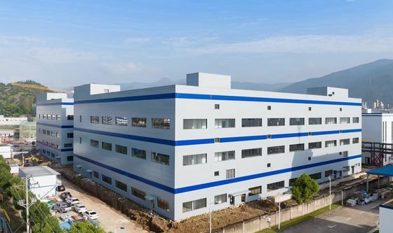 আধুনিক ডিজাইন এবং স্টেইনলেসযুক্ত গটার সহ টেকসই প্রিফেব্রিকেটেড স্টিল গুদাম